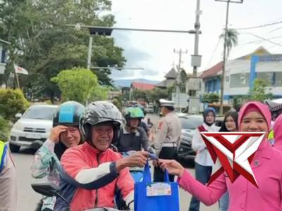 POLRI BERBAGI TAKJIL - PoliceTube
