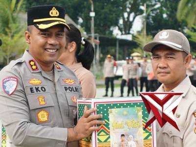 Kapolres OKI berbagi
