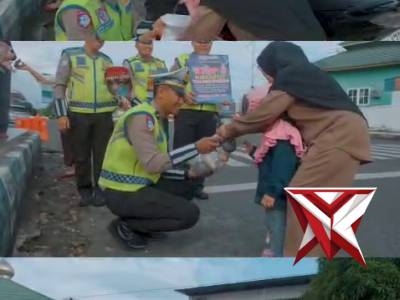 *Hari ke- 17, Satlantas Polresta Bengkulu Edukasi Tertib Lalu Lintas dan Bagikan Takjil kepada Penge