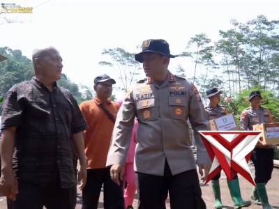 Bukan hanya menjaga keamanan, tapi juga hadir memberi harapan.