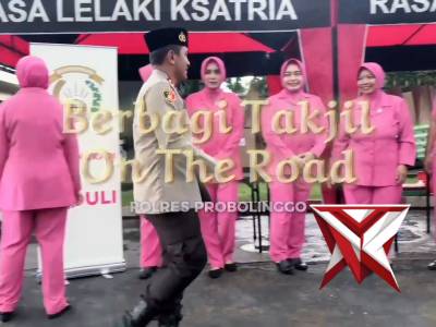 POLRES PROBOLINGGO BERBAGI TAKJIL KEPADA MASYARAKAT SEKITAR DAN PENGGUNA JALAN