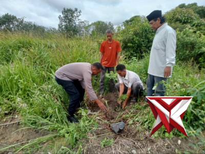 green policing polsek kerumutan di desa bukit lembah subur