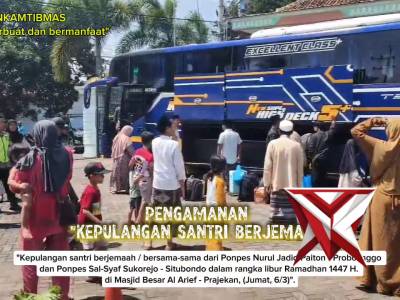 Bhabinkamtibmas Desa Prajekan Kidul bantu pengamanan kepulangan santri berjemaah di Masjid Al Arief.