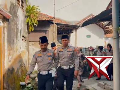 HADIR BERBUAT DAN BERMANFAAT 

Kasatlantas Polres Bangkalan AKP Febry Hermawan, S.Tr.K., S.l.K., M.H