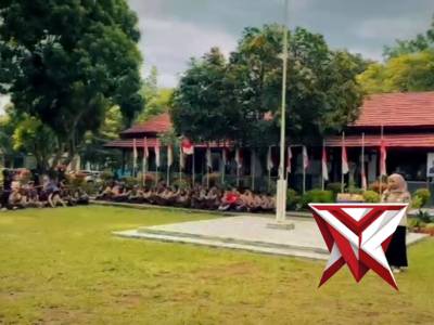 LUBUK LINGGAU - Kasi Dokkes Polres Lubuk Linggau Ipda Jhon Susanto, bersama dengan ahli gizi dari SP