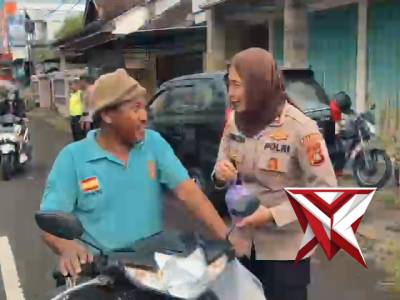 Kapolres Jembrana Berbagi Takjil - PoliceTube