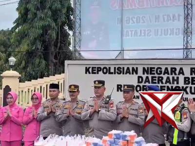 Pembagian Takjil Ramadhan 1447 H Polres Bengkulu Selatan