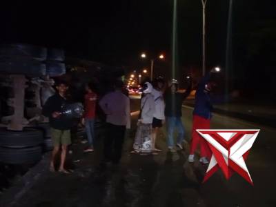 MENGAMANKAN TKP LAKALANTAS