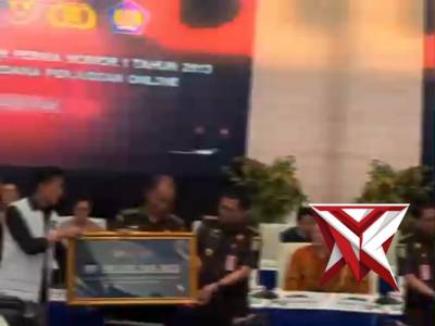 Polri Komitmen Berantas Judi Online ???