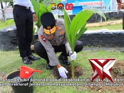 SINERGI WUJUDKAN KETAHANAN PANGAN KAPOLDA MALUKU UTARA HADIRI PENANAMAN POHON KELAPA