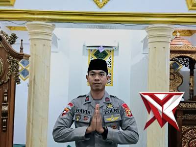 Berbagi kurma - PoliceTube