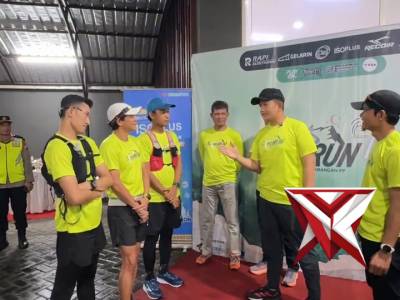 ???? Sahur Run 30 KM Magetan&ndash;Sarangan

Kapolres Magetan memberangkatkan peserta event Sahur Run 30