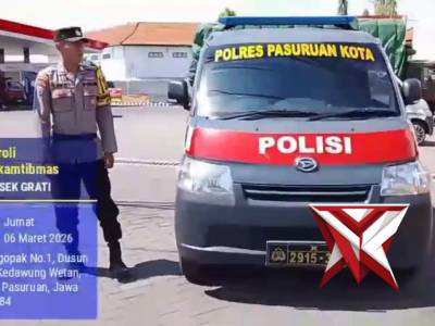 ANGGOTA POLSEK GRATI MELAKSANAKAN PATROLI DI JALUR PANTURA DEPAN SPBU CUKURGONDANG