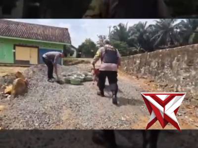 Bantu warga renop masjid