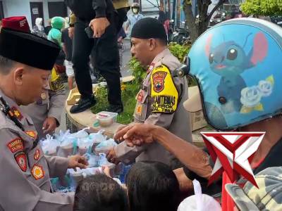 Polsek Tegal Timur Berbagi Takjil