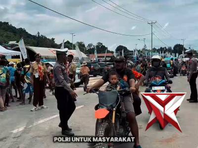 Pengamanan Jalur Oleh Sat lantas Polres Teluk Wondama dalam Kegiatan parade&nbsp;budaya