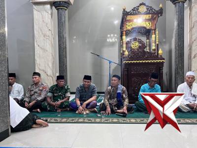 Polsek Kabuh melaksanakan kegiatan Tarawih Keliling