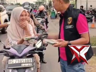 ?*Assalamualaikum Wr.Wb*
?
?Atas berkat dan ridha Allah Swt . , kami sekeluarga mengundang Bapak/Ib