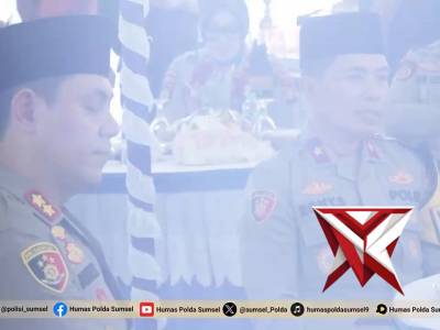 Safari Ramadhan, Wakapolda Sumsel Pererat Silaturahmi dan Salurkan Bansos di Kota Prabumulih

PRABUM