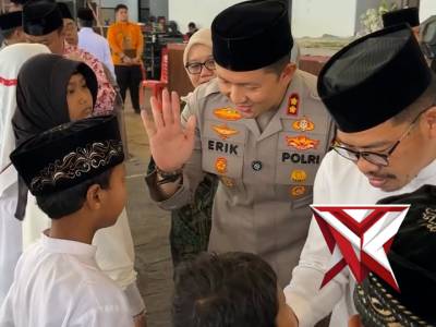 Kapolres Magetan Hadiri Santunan 1000 Anak Yatim Bersama Forkopimda ??

Kapolres Magetan bersama Fo