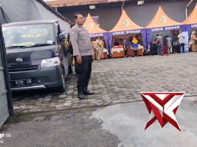 Pengamanan Giat GPM (gerakan pasar murah) di MPS Pugeran Gondang, Kec. Gondang. - PoliceTube