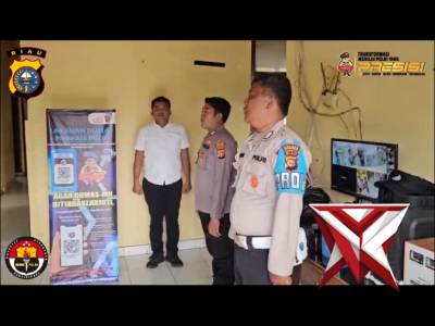 giat menyanyikan lagu kebangsaan indonesia raya dan mendengarkan pengucapan tri brata
