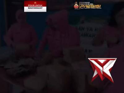 Satpolairud Polres Kotawaringin Barat & Bhayangkari Lakukan Pembagian Takjil Kepada Masyarakat.