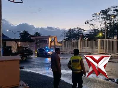 Tim Bali United meninggalkan stadion Kanjuruhan - PoliceTube