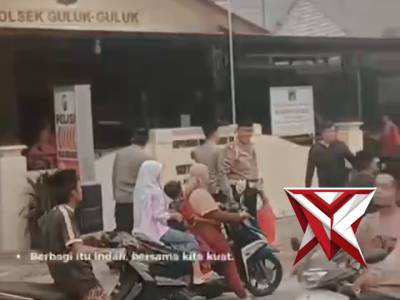 Polsek guluk-guluk bersama bhayangkari berbagi takjil